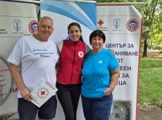 Агенти на доброто на ДЗИ обновиха площадката към социалния дом на БЧК в Русе