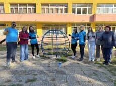 Доброволци вдъхнаха нов живот на площадката в ДГ „Мики Маус“ в Габрово